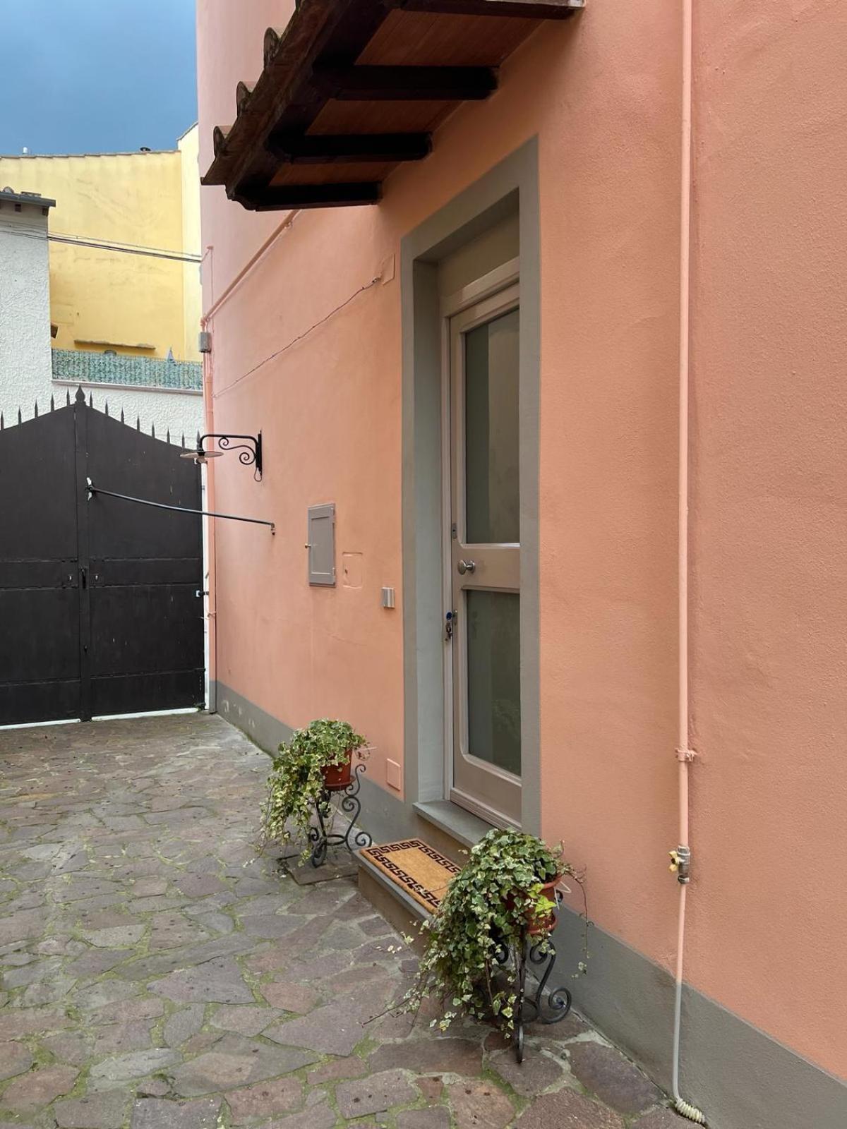 Messer Niccolo - Apartment In Florencia Exterior foto